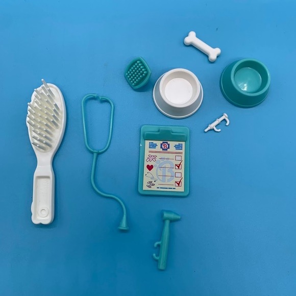 Vintage 1996 Barbie Pet Doctor Veterinarian Doll & Accessories Mattel 14603 - Picture 4 of 16